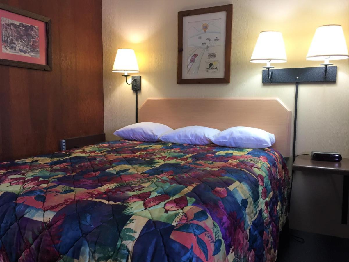 Indianhead Motel Ironwood Kültér fotó